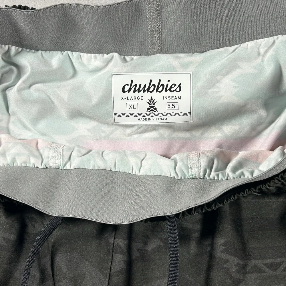 Chubbies The Quests 5.5in Compression Lined Shorts Mens XL Black Aztec